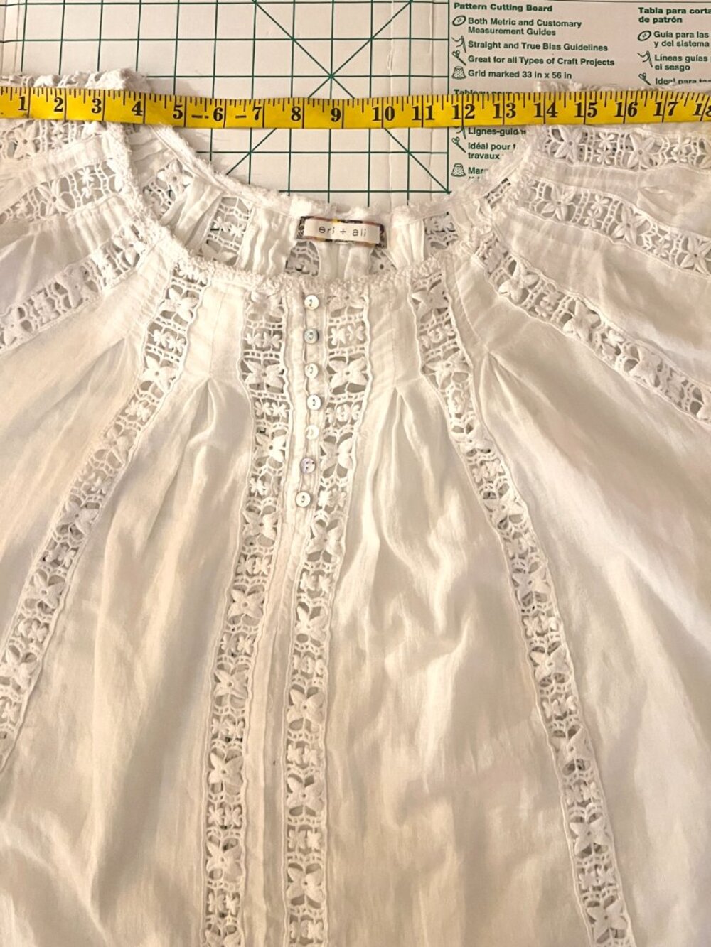 Anthropologie Eri + Ali Sz L white blouse with butterfly lace w distressed hems - Picture 7 of 11